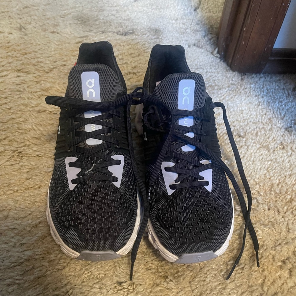 On cloud swift size 9